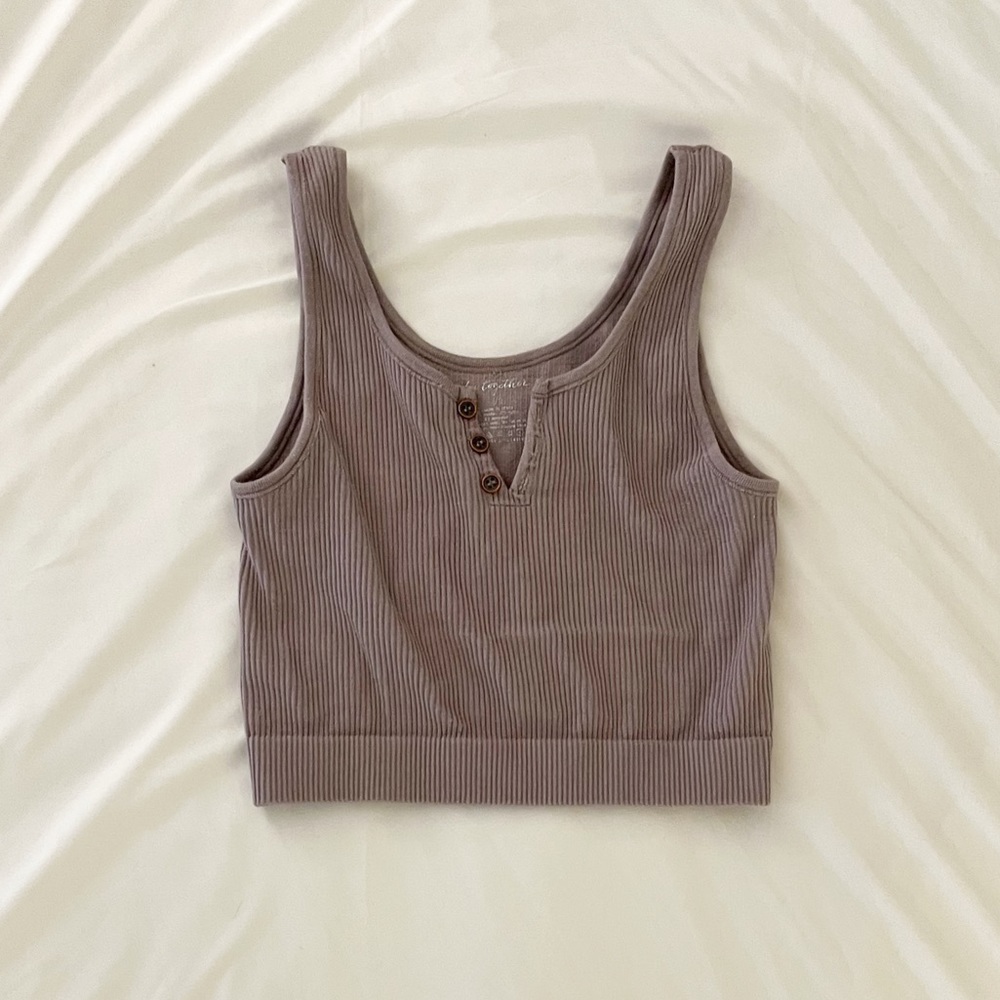 Cute preloved purple button crop top